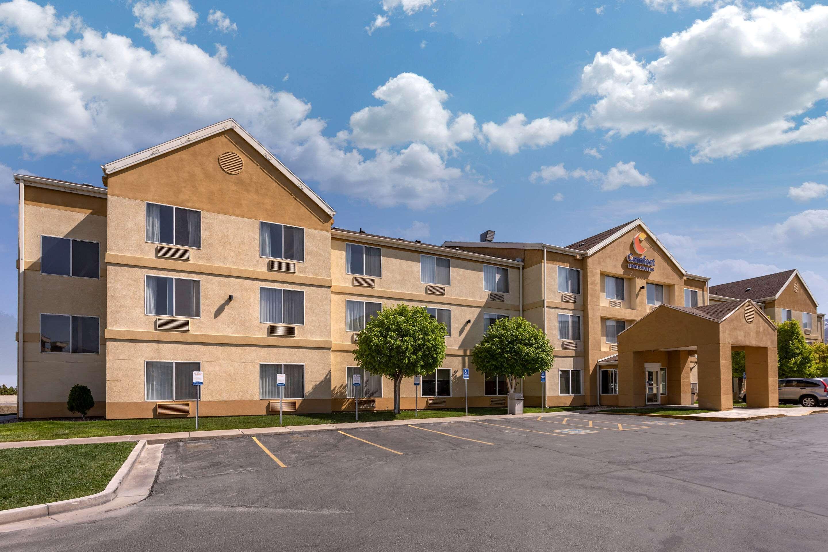 Hotel Comfort & - Salt Lake City North 2*